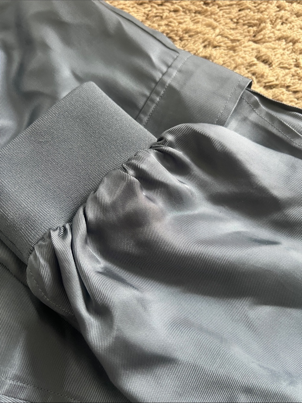 Cinq a Sept Giles Cargo Pants
Shadow. Size Large - Picture 6 of 9
